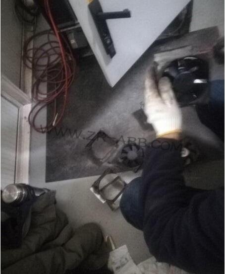 ABB機器人IRB460保養(yǎng)換油流程