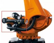 ABB機(jī)器人6640平衡缸壓力不穩(wěn)定維修